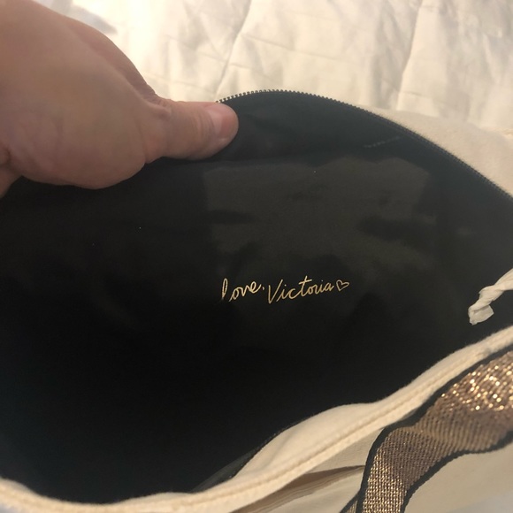 Victoria’s Secret Glitter weekender Tote. NWT - Picture 9 of 16